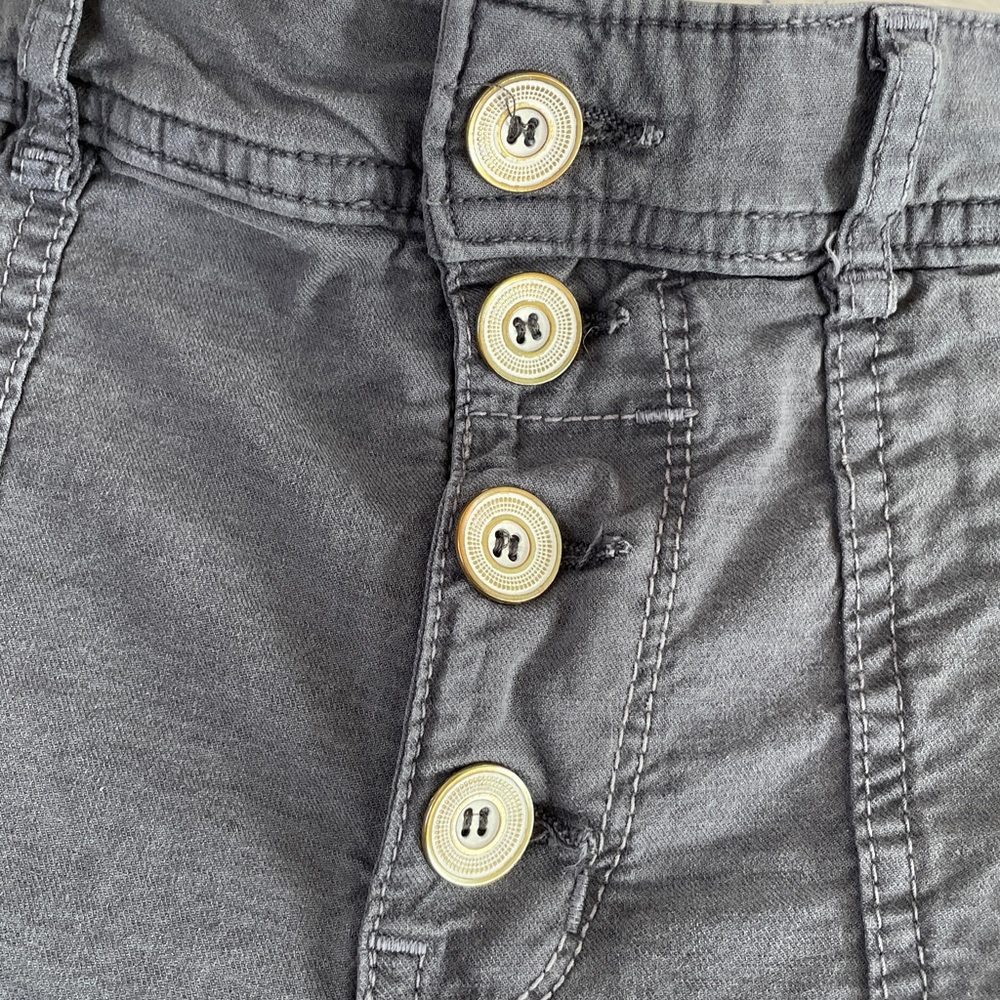 Anthropologie Charcoal Cargo Shorts the Wanderer size 28 - Picture 3 of 5